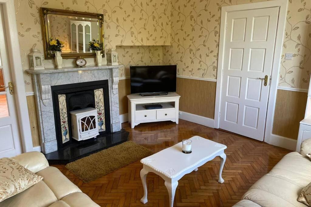 Glenmount Castleblayneyヴィラ エクステリア 写真